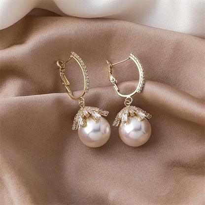 Clara™ | Elegant Pearl Drop Earrings